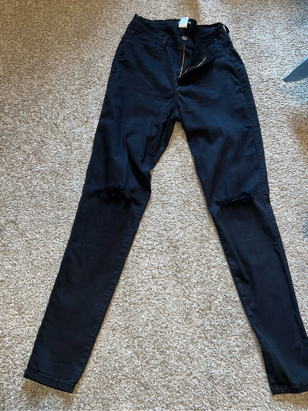 Fashion Nova Black Skinny High-Rise Jeans with Knee Distress